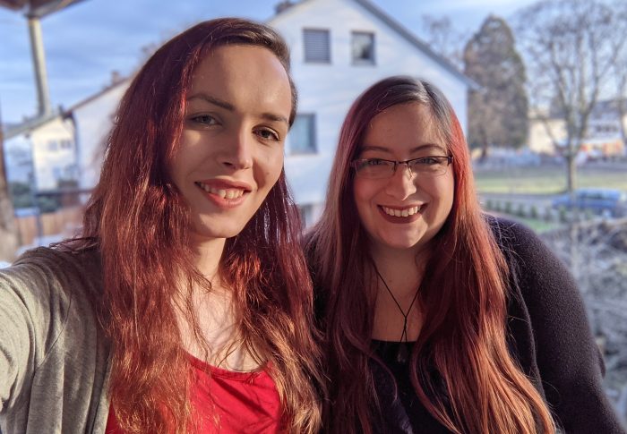 „Ich habe Jill aber gleich gesagt, dass ich weiterhin mein Leben mit ihr verbringen möchte“ – ein Interview mit Jill und Lena und wie es ist, wenn sich in einer Beziehung eine Person als trans outet.